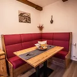 Tiroler Alpblick Apartamento *
