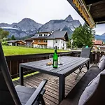 Tiroler Alpblick *