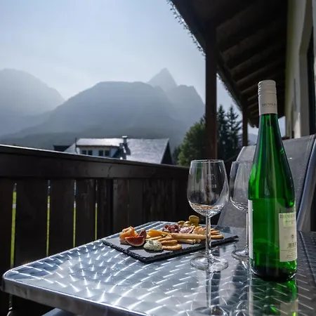 Tiroler Alpblick *