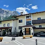 Tiroler Alpblick Apartament *